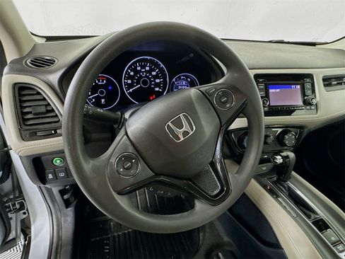 Used 2020 Honda HR-V LX image 9