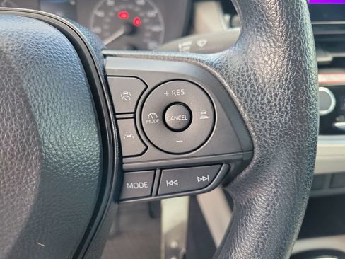 Used 2025 Toyota Corolla Cross L FWD image 19