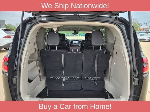 Used 2024 Chrysler Pacifica Touring-L FWD image 14