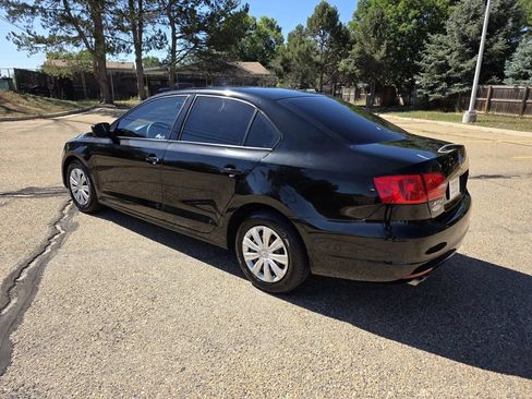Used 2011 Volkswagen Jetta S FWD image 3