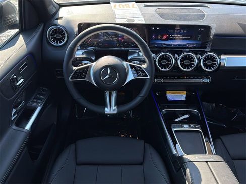 New 2026 Mercedes-Benz GLB 250 4MATIC image 11