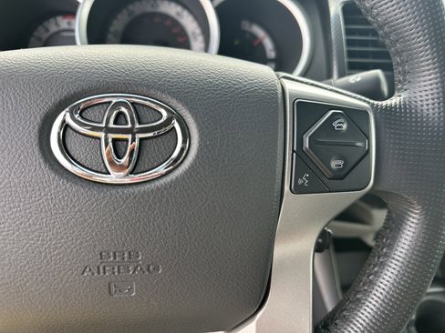 Used 2014 Toyota Tacoma 4x4 Double Cab w/ SR5 Package image 25