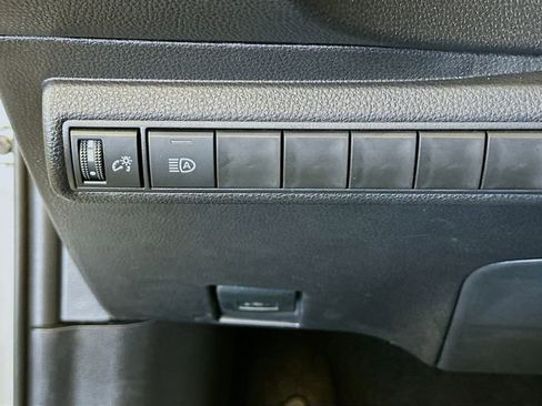 Certified 2025 Toyota Corolla LE image 11