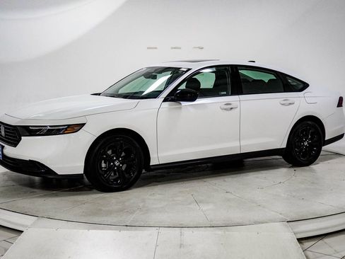 Used 2025 Honda Accord SE image 4