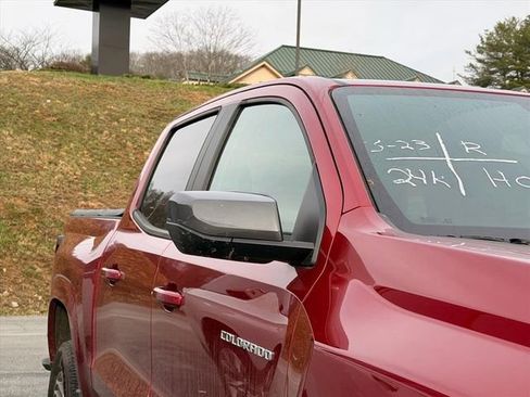 Used 2023 Chevrolet Colorado LT image 15