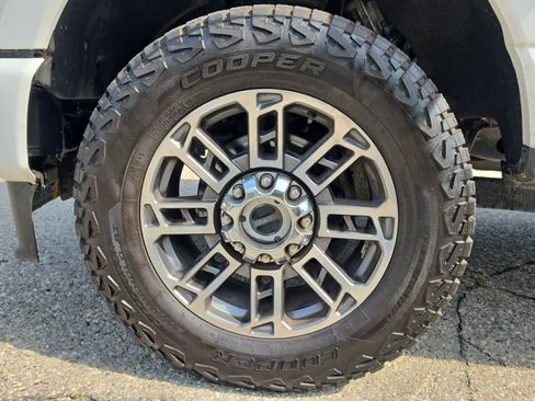 Used 2023 Ford F250 Limited w/ FX4 Off-Road Package AWD/4WD image 16
