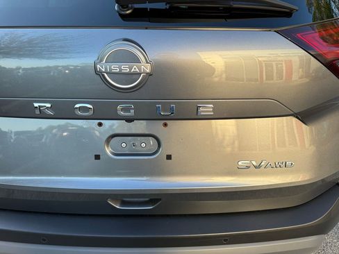 Used 2023 Nissan Rogue SV AWD/4WD image 33