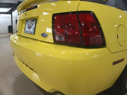 Used 2001 Ford Mustang GT RWD image 22