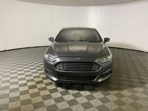Used 2015 Ford Fusion SE w/ Equipment Group 202A image 2