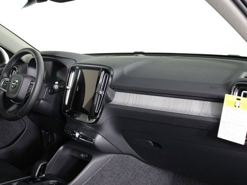 New 2026 Volvo XC40 B5 Core image 9