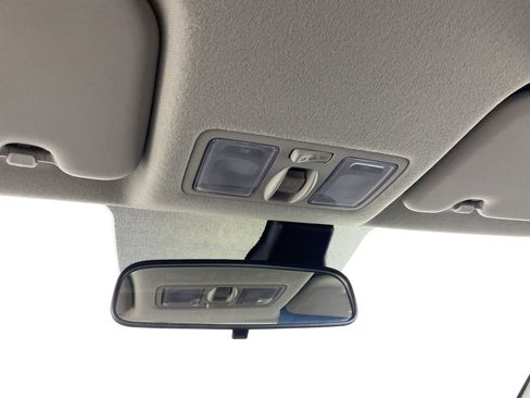 Used 2024 Hyundai Venue SEL image 26