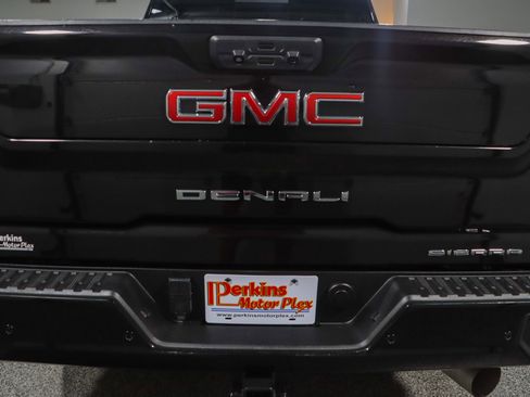 Used 2023 GMC Sierra 2500 Denali w/ Denali Ultimate Package image 8