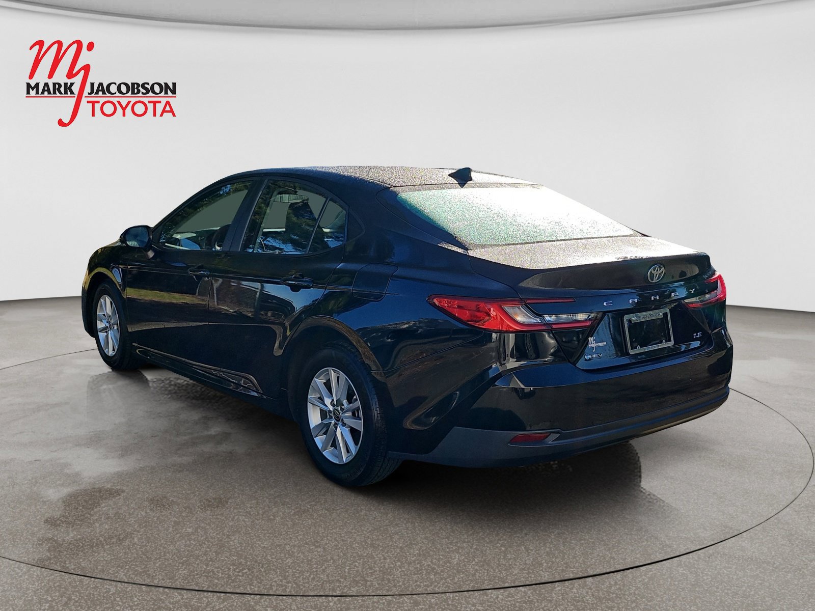 Used 2025 Toyota Camry LE FWD image 14