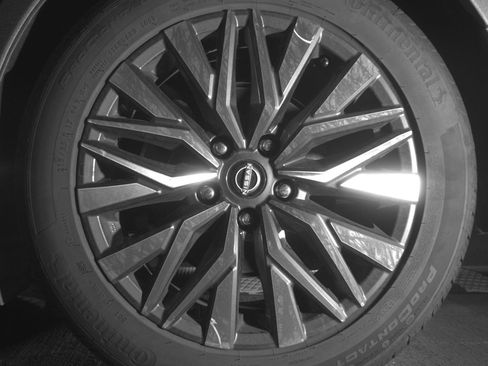 Used 2025 Nissan Altima 2.5 SV FWD image 14