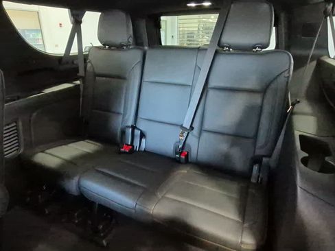 Used 2025 Chevrolet Suburban High Country AWD/4WD image 10