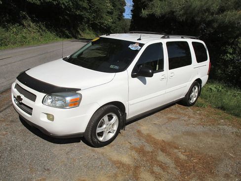 Used 2005 Chevrolet Uplander LS w/ LS Easy Order Package image 1