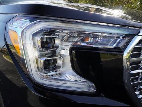 Used 2024 GMC Terrain Denali w/ Black Diamond Edition image 32