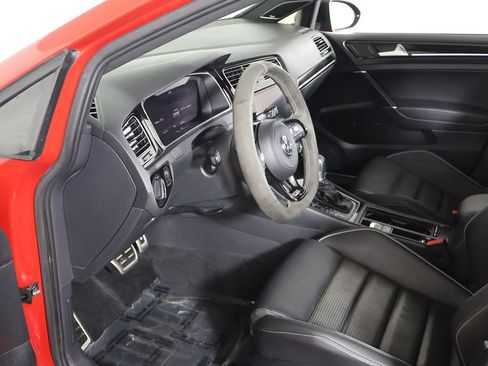 Used 2019 Volkswagen Golf R 4-Door AWD/4WD image 23