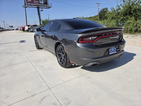 Used 2019 Dodge Charger SXT w/ Blacktop Package RWD image 8