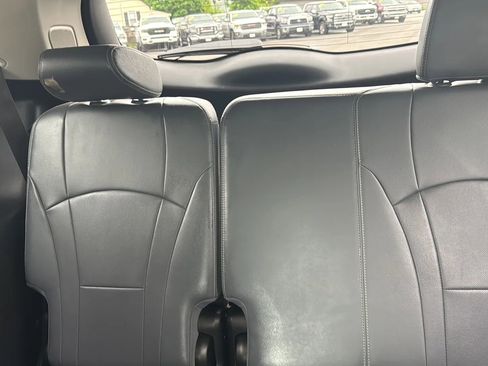 Used 2020 Buick Enclave Essence w/ Sound and Sites Package AWD/4WD image 21