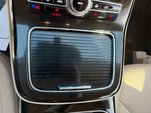 Used 2022 Lincoln Nautilus AWD w/ Premium Package image 25