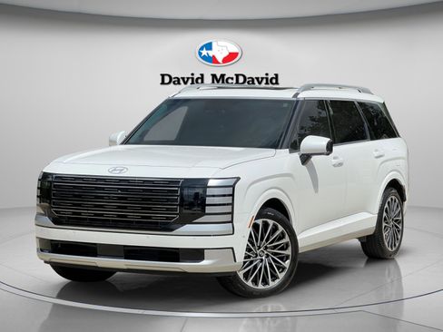Used 2026 Hyundai Palisade Calligraphy FWD image 2