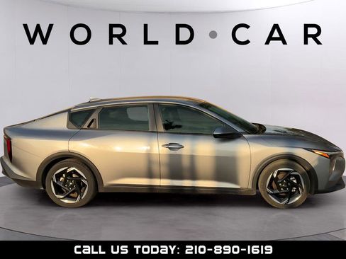 Used 2025 Kia K4 EX FWD image 17