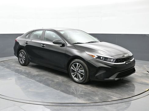Used 2022 Kia Forte LXS image 6