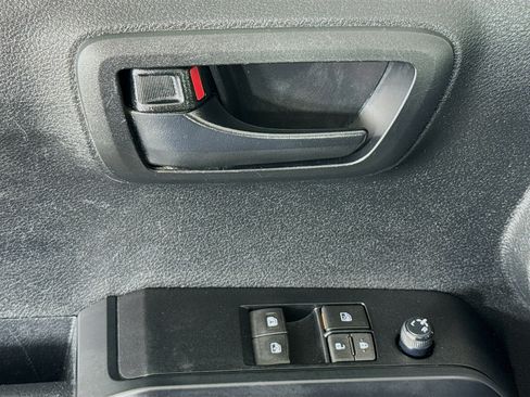 Used 2021 Toyota Tacoma SR RWD image 21
