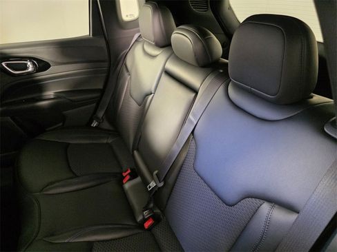 New 2026 Jeep Compass Latitude image 15