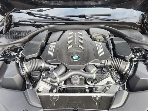 Used 2020 BMW M550i xDrive w/ Executive Package image 19