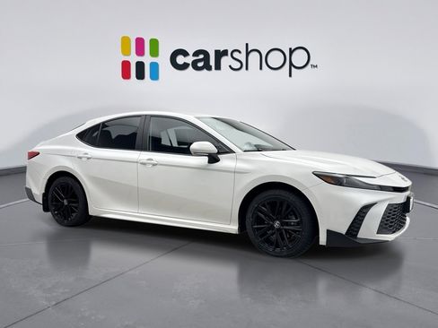 Used 2025 Toyota Camry SE w/ Convenience Package AWD/4WD image 7