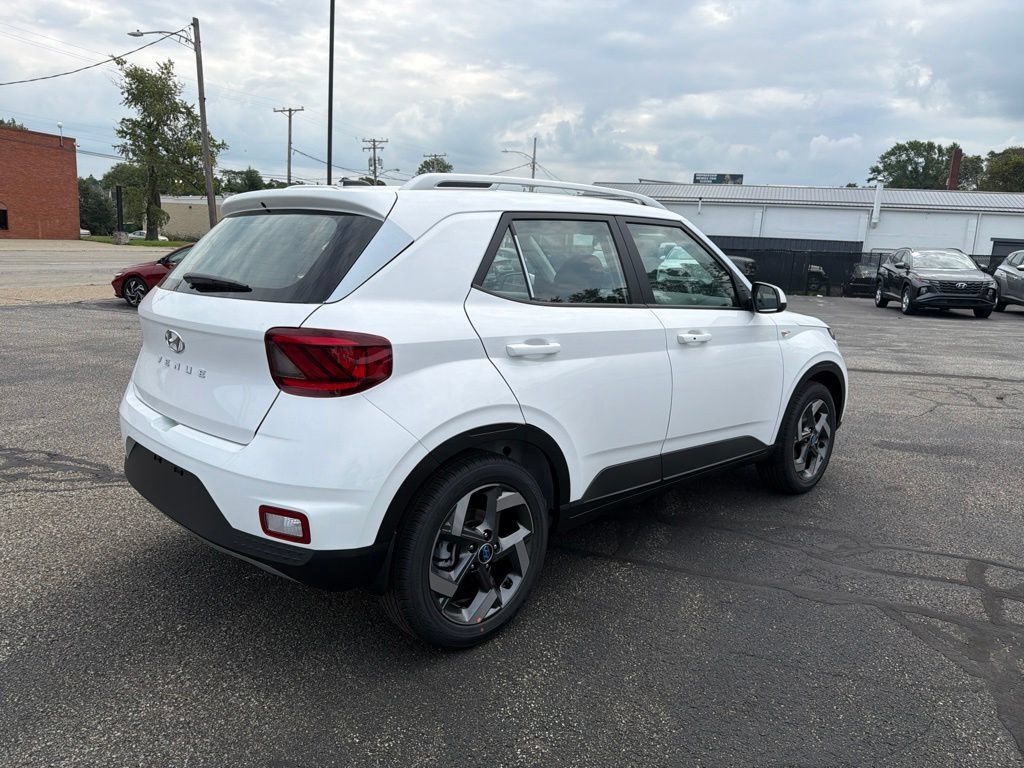 New 2026 Hyundai Venue SEL FWD image 7
