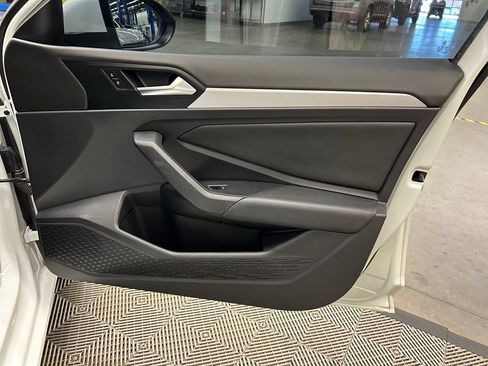 Used 2019 Volkswagen Jetta R-Line FWD image 16