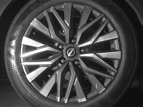 Used 2025 Nissan Altima 2.5 SV FWD image 15
