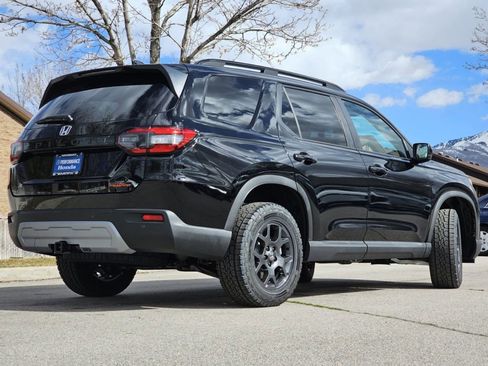New 2025 Honda Pilot TrailSport image 10