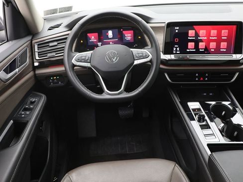 Used 2025 Volkswagen Atlas SEL image 14