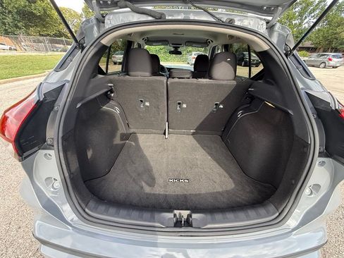 Used 2021 Nissan Kicks SV FWD image 31