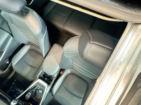 Used 2024 Toyota RAV4 Limited image 20