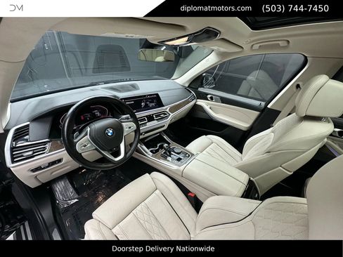 Used 2020 BMW X7 xDrive40i w/ Luxury Seating Package image 17