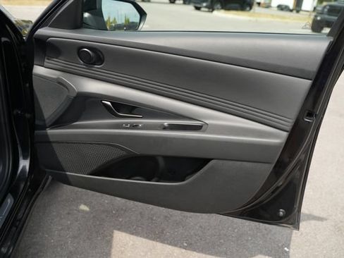 Used 2025 Hyundai Elantra Sport FWD image 21