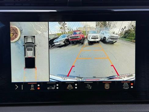 Used 2025 GMC Sierra 1500 AT4 w/ AT4 Premium Package image 29