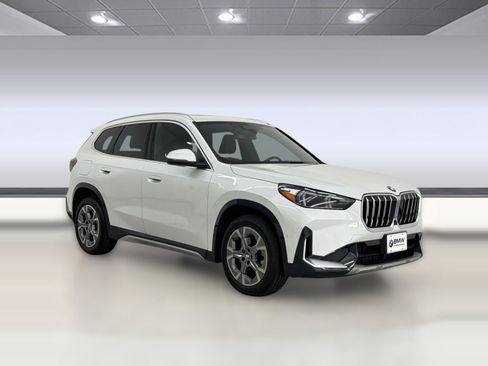 Used 2025 BMW X1 xDrive28i AWD/4WD image 7