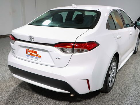 Used 2022 Toyota Corolla LE FWD image 7