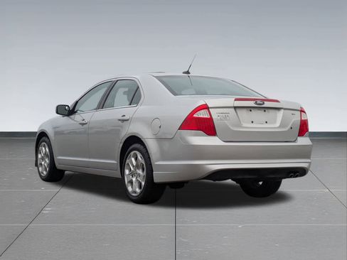 Used 2010 Ford Fusion SE image 4