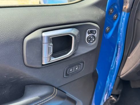 Used 2024 Jeep Wrangler Unlimited Sahara AWD/4WD image 11