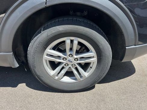 Used 2023 Ford Explorer XLT w/ Equipment Group 202A AWD/4WD image 9