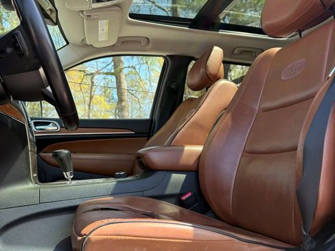 Used 2013 Jeep Grand Cherokee Overland w/ Advance Technology Group AWD/4WD image 5