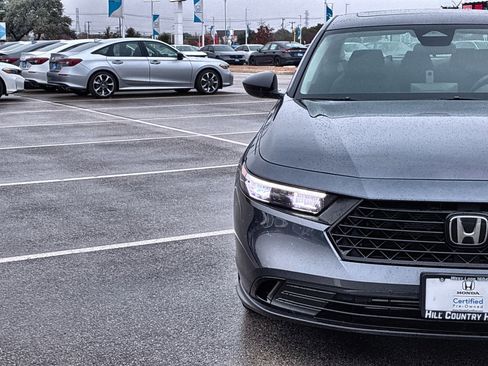 Certified 2025 Honda Accord SE image 10