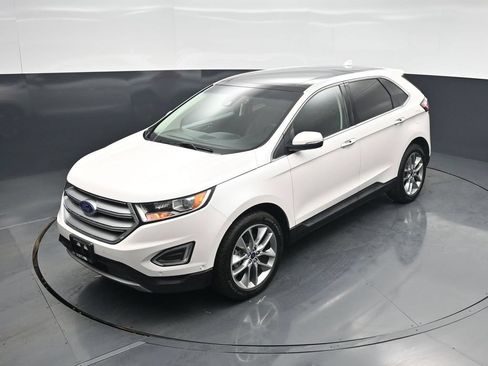Used 2018 Ford Edge Titanium w/ Equipment Group 302A AWD/4WD image 36